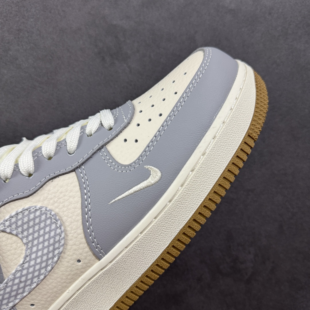 260  【定制版】Nike Air Force 1'07 Low Supreme联名 亮灰生胶 空军一号低帮休闲板鞋 KK1988-075