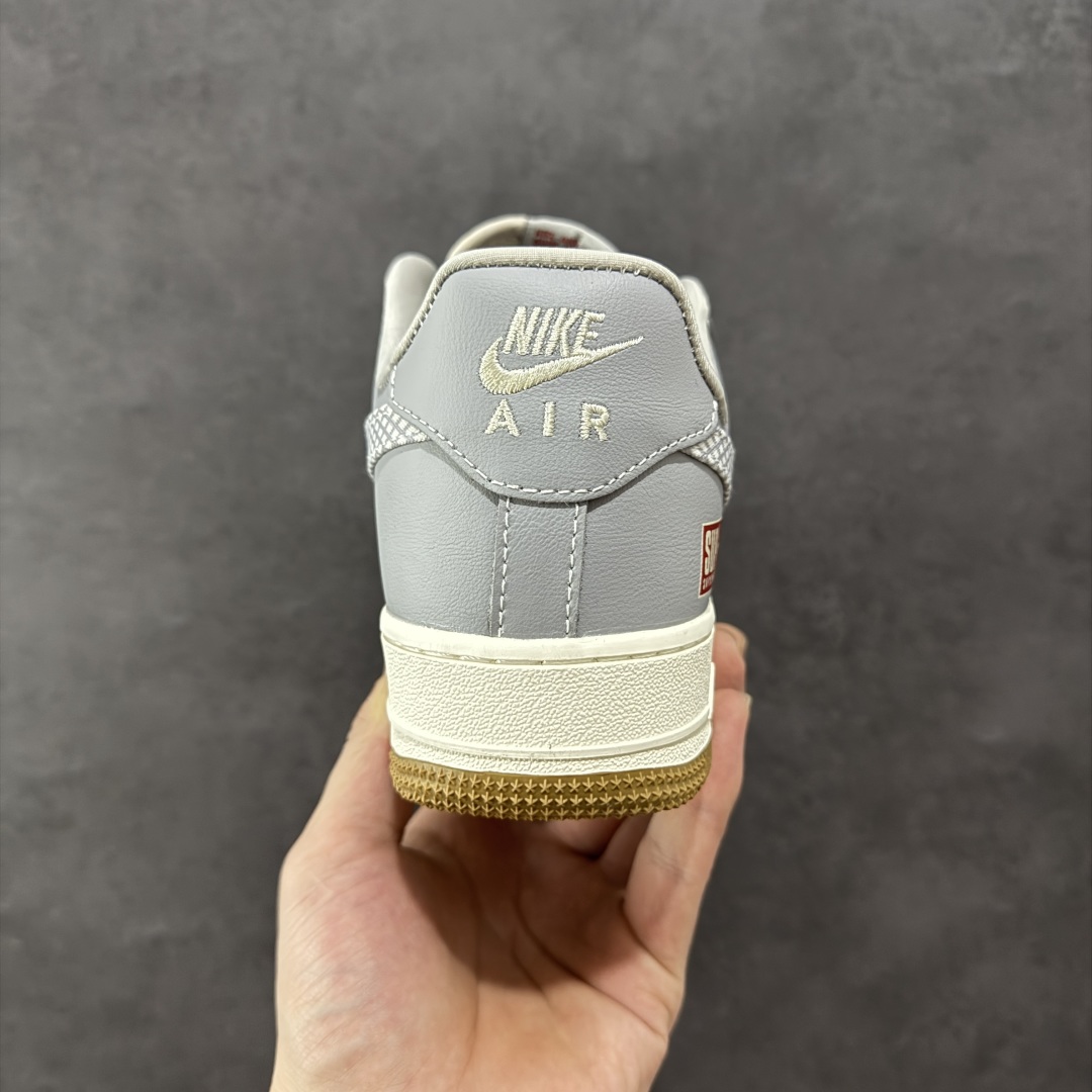 260  【定制版】Nike Air Force 1'07 Low Supreme联名 亮灰生胶 空军一号低帮休闲板鞋 KK1988-075