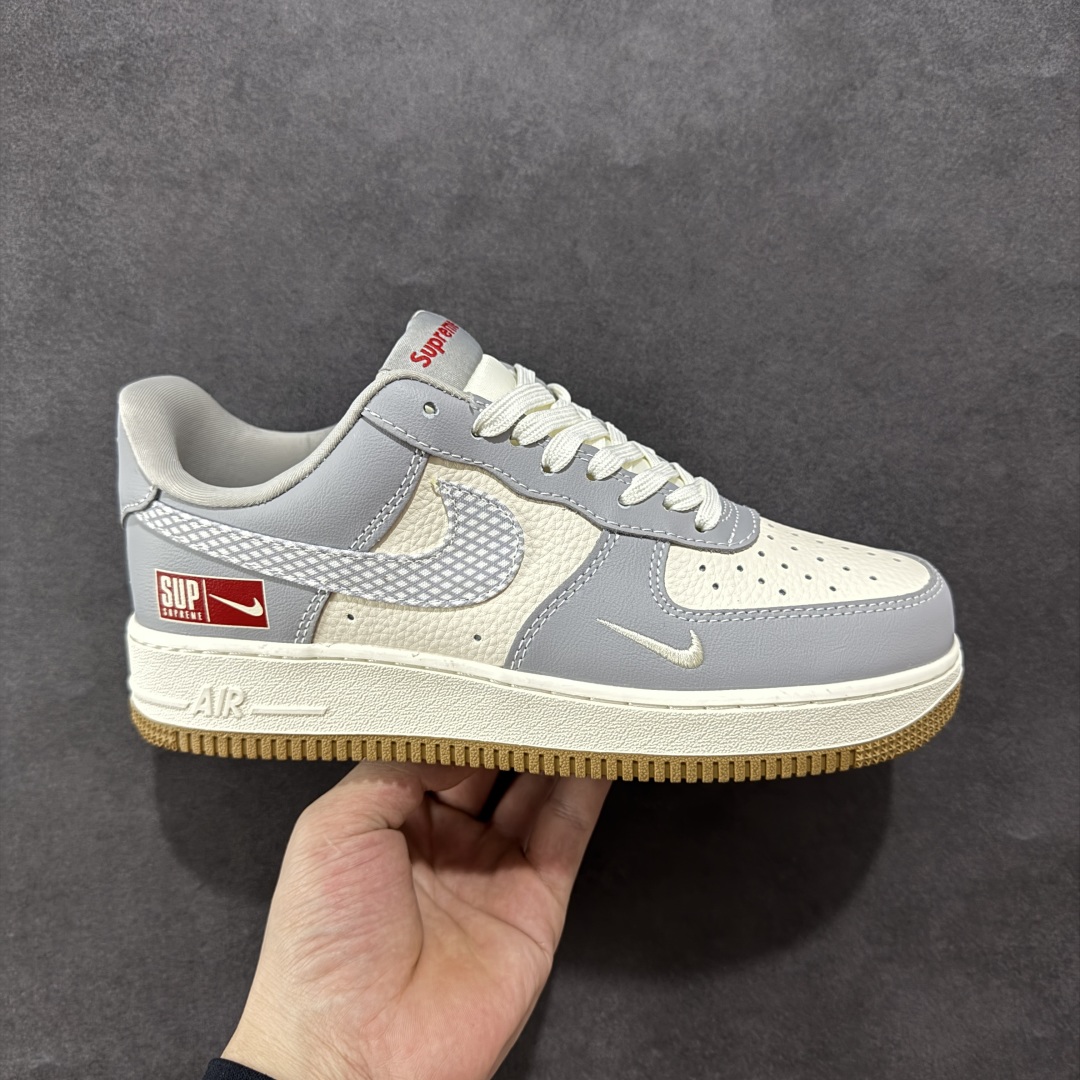 260  【定制版】Nike Air Force 1'07 Low Supreme联名 亮灰生胶 空军一号低帮休闲板鞋 KK1988-075