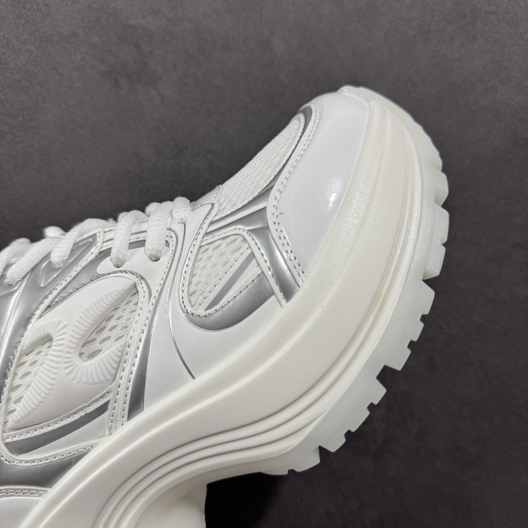 图片[5]-【公司级】GG-CC 银角大王7cm厚底增高休闲运动老爹鞋系列 #广东大厂出品 7CM厚底增高 星河粒子 银白色 银角大王 完美细节 25ss春季新款厚底增高 大长腿 时髦look轻松定格 不费力展现率性氛围 高档银盒 酷帅机能风不规则设计大底 拼色造型设计 轻便舒适百搭 GGCC银白配色好温柔 三层组合月牙底 柔软有弹性的月牙底和增加舒适度显腿长的7cm增高 长时间走路和站立都不累脚舒适度和少女感 厚底增高 不管怎么搭都好看~ 尺码： 35 36 37 38 39 40-选品中心