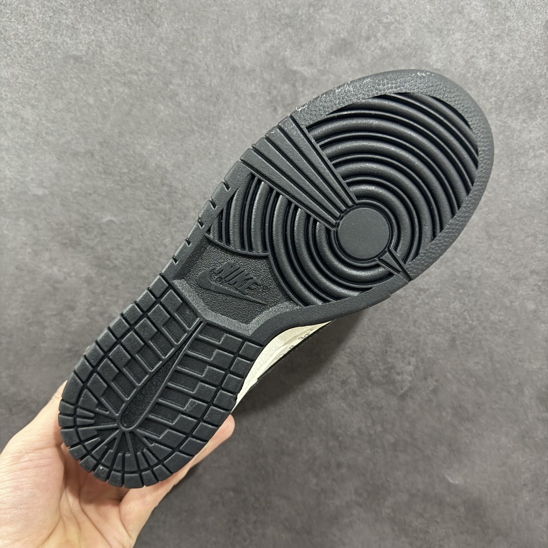 200  【定制版】Nk SB Dunk Low Bape猿人头联名-满天星黑白周年高端定制 低帮休闲板鞋  QF1568-143