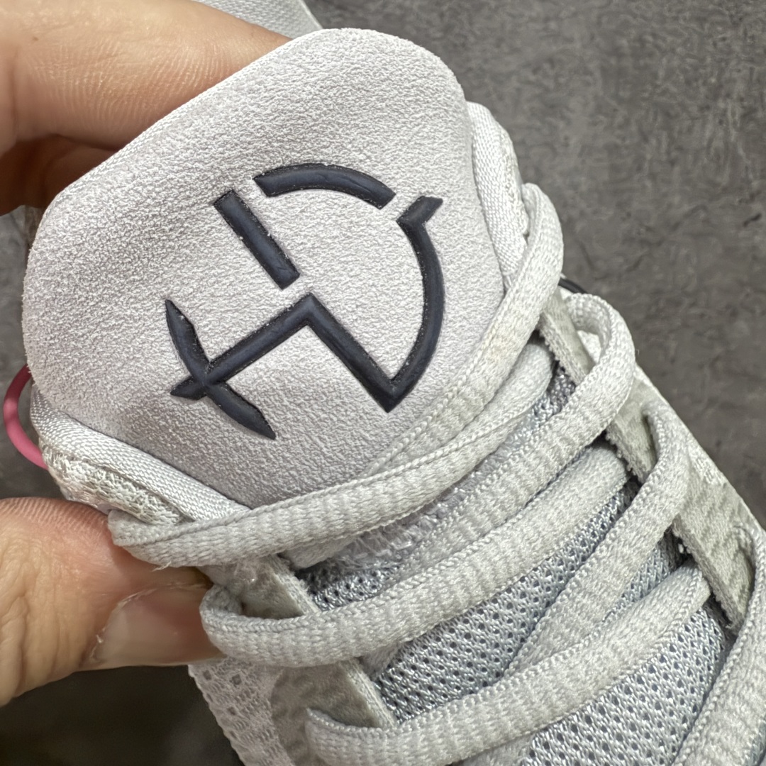 图片[5]-【K版纯原】NK Hyperdunk HD2017 Low EP 实战篮球鞋 白灰 897637-100 实战神鞋 绝迹单品 圈内高端零售大神实体冲Z唯一指定的渠道版本 目前可过各类鉴定或无法鉴定 能操作的私聊 非PT产物 品控细节要求做到极致完美 材料细节质感百分百区别市面任意代号纯原版本 不惧任何对比 市场独一档的产物 实体冲Z标准严格把控 每一处细节分毫不差 原汁原味公司货的味道 尺码：39 40 40.5 41 42 42.5 43 44 44.5 45 46 47.5-选品中心