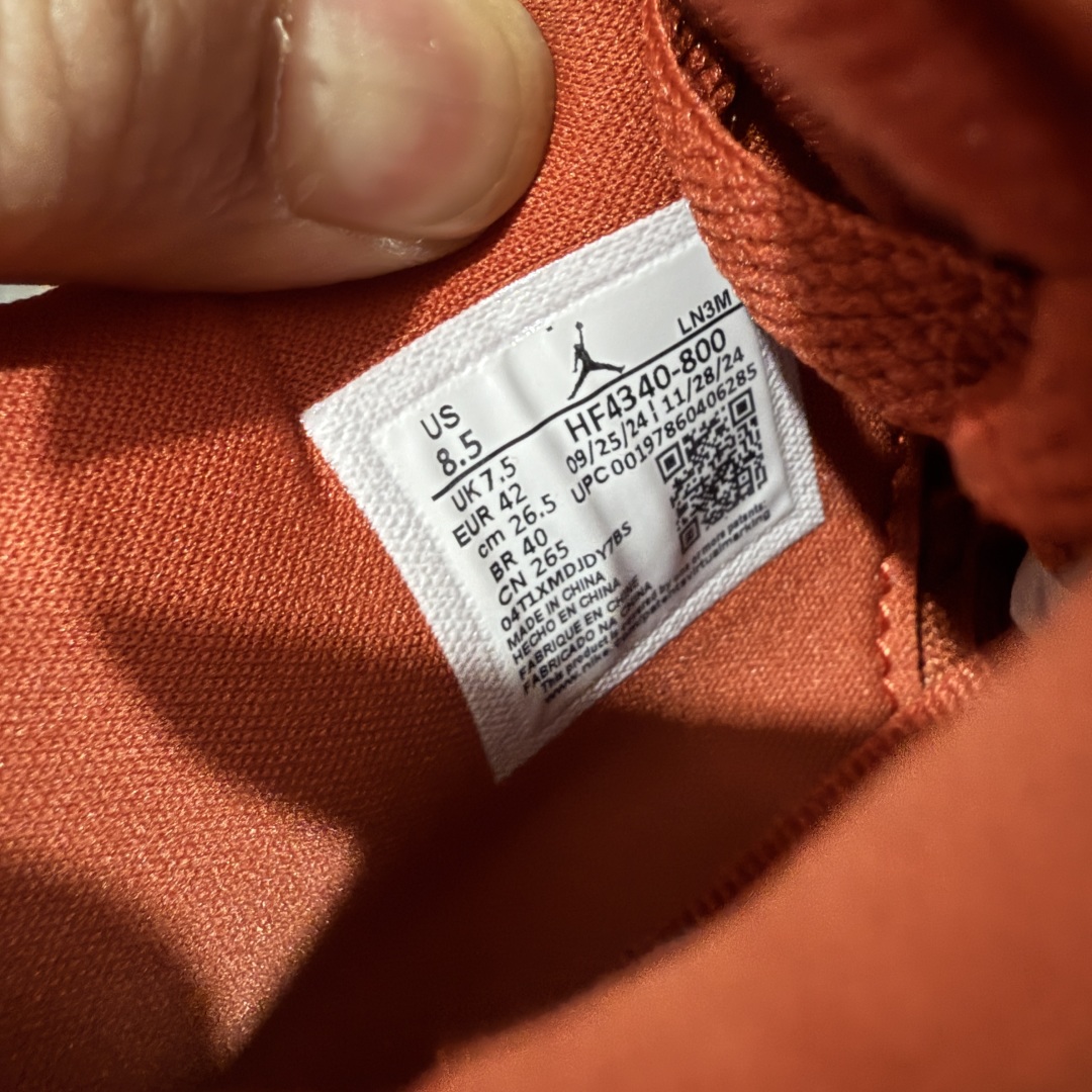 图片[9]-【OG纯原】Nigel Sylvester x Jordan Air Jordan 4 OG \”Brick by Brick\”BIKE 红砖 橙棕 OG纯原生产线出品 最高工艺制作 原装原材料组装 #原厂楦、纸板开发 纯粹韵味四代版型 #原底真实气垫 回弹反馈充足 完美鞋楦打造 市面最高工艺 一切细节如图实拍 所见所得‼️ 尺码： 40 40.5 41 42 42.5 43 44 44.5 45 46 47.5 48.5 从纽约皇后区街头到全球街骑版图，Nigel Sylvester 用车轮写故事，用风格立态度。此次与 Jordan Brand 的再度联名，以“Brick by Brick”为灵感，将坚持与积淀凝结进每一寸鞋面。 深红砖色包裹整双鞋身，象征城市坚硬的边角与不屈精神；精致翻毛皮材质搭配醒目的白色 Nike Air 后跟标志，复古气息与现代感交融；前掌微型 Swoosh 点睛细节，传达骑行与街头文化的融合信仰。 不是为跑而生，是为突破而来。 Brick by Brick——每一块砖，都是前行的力量。-选品中心