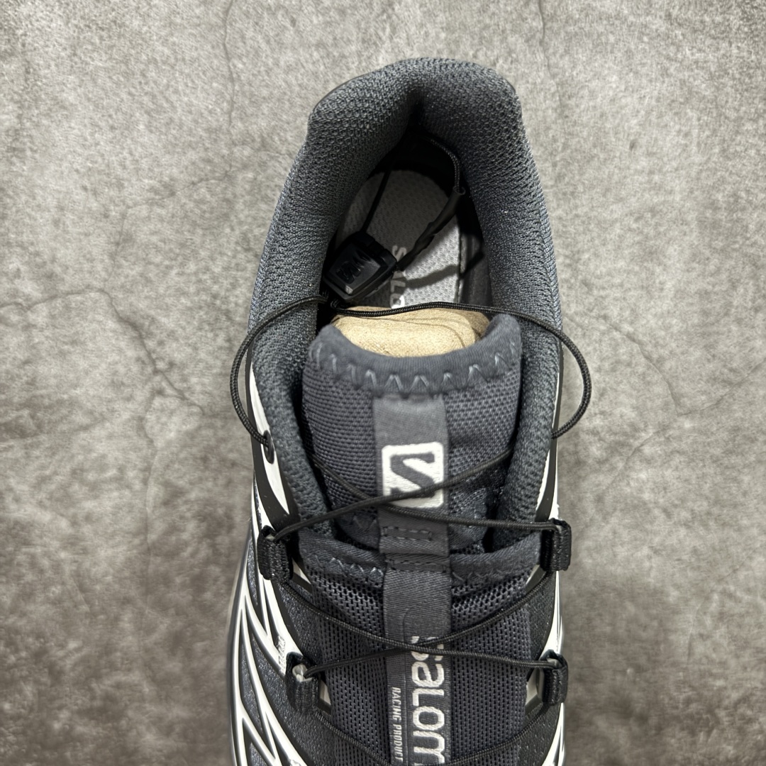 图片[8]-【w1原盒版本】 Salomon XT-6 DSM 萨洛蒙复古潮流户外机能登山跑鞋 黑灰 纯原外贸平台特供订单 升级出货 细节更优 耗时半年巨作 全套原纸板楦头开发 原厂特供网布配套加持 确保原汁原味 完美呈现版型 原档数据独家私模五层组合大底 男女鞋同步官方开发至46.5 原装Ortholite轻量化鞋垫 中底布带钢印编号 原厂TPU锁扣 进口港宝加持 后跟自然饱满 还原公司包裹性 鞋面以“锯齿”状的包裹系统呈现 在基色底之下加入了各种色点缀 将公司的最新技术和时尚前卫的造型融入耐用的长跑款式中 鞋面由 TPU 薄膜制成 并焊接在高耐磨网眼上 使其既时尚又坚固 由 ACS底盘支撑 可增强稳定性和支撑力 以及由橡胶凸耳 Contragrip外底覆盖的 EVA 缓冲中底 旨在应对崎岖的地形 鞋舌上的彩色Salomon 标签、Quicklace 系统以及鞋头、鞋舌和鞋跟上的附加品牌使细节更加完美 让穿着者可以轻松驾驭户外与通勤下的任何运动生活场景 无缝鞋身户外随意纵横 颜值与脚感兼备 出街通勤 绝对非常吸睛 你值得拥有 尺码：36-45-选品中心