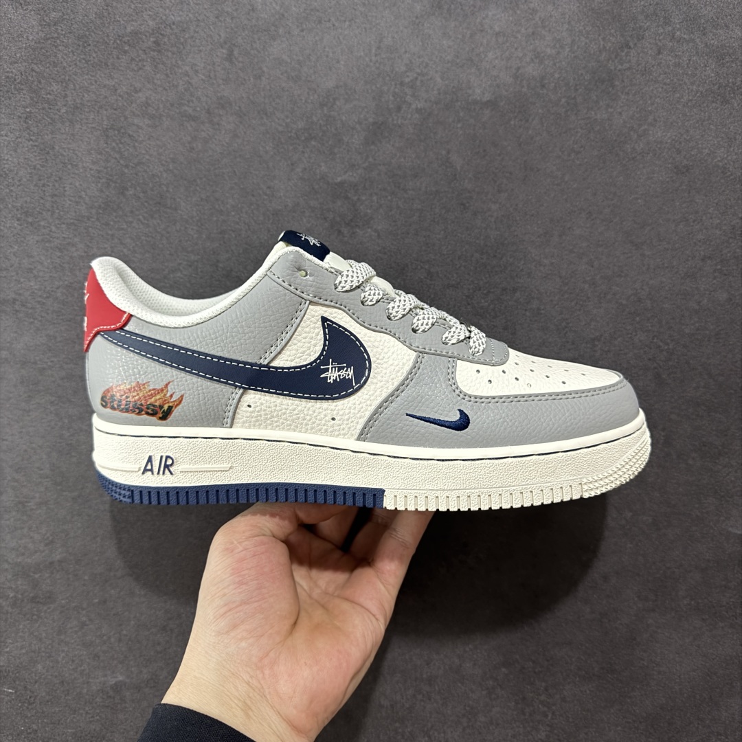 定制版海外限量发售NIke Air Force 1 ’07 Low “斯图西联名——双拼火焰”空军一号 低帮 运动鞋 XS1958-555