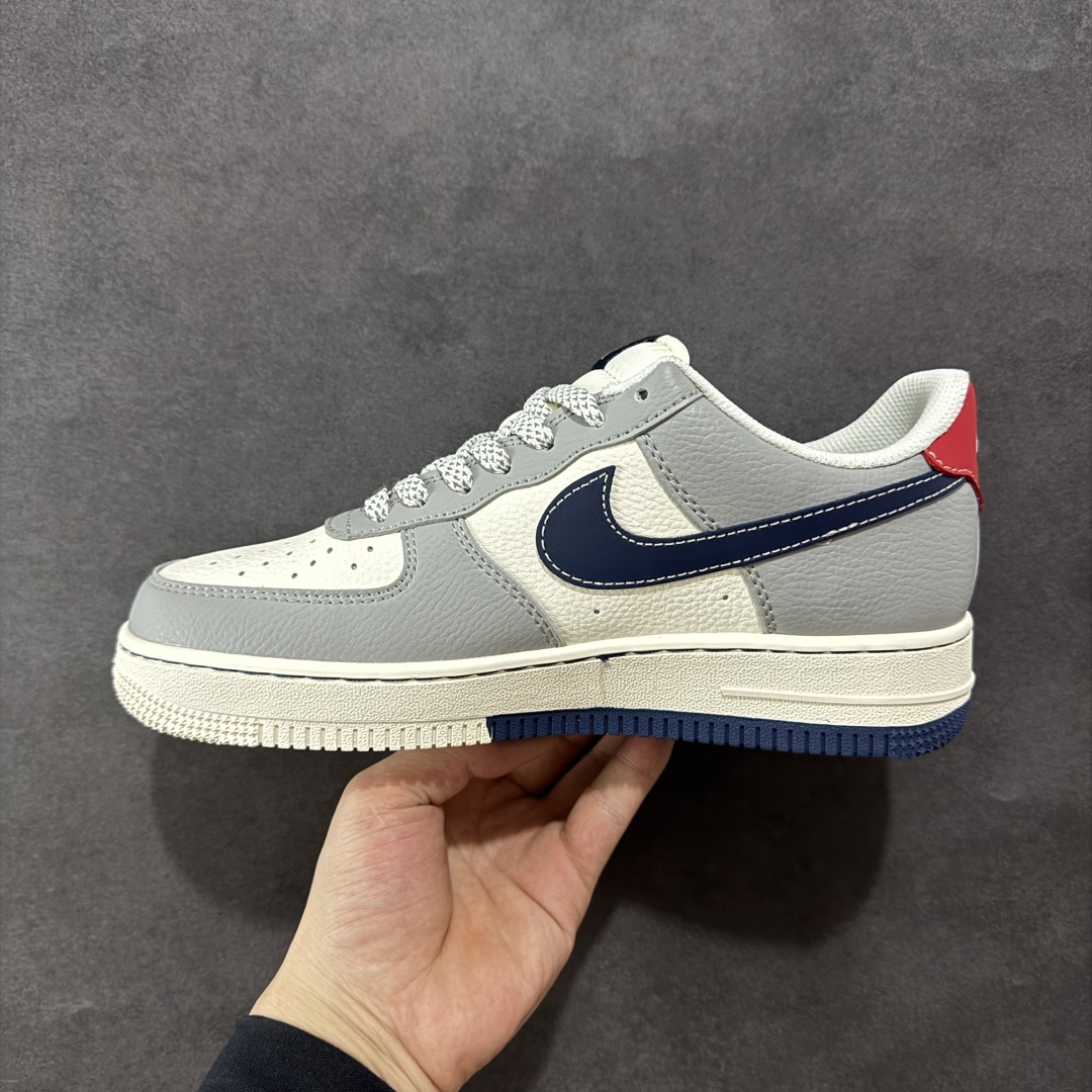 定制版海外限量发售NIke Air Force 1 '07 Low “斯图西联名——双拼火焰”空军一号 低帮 运动鞋 XS1958-555
