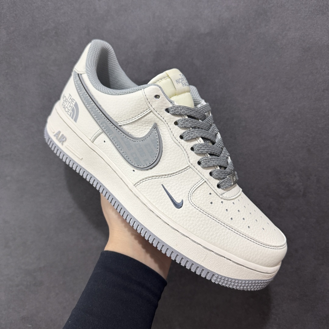 260 定制版海外限量发售！NIke Air Force 1 '07 Low “北面联名——CDG米灰勾”空军一号 低帮 运动鞋 休闲鞋 HH7518-052