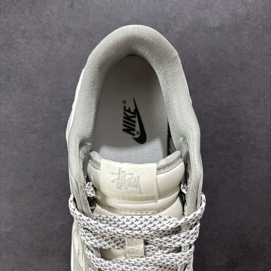 定制版Nike SB Dunk Low 斯图西联名 卡通生胶 JJ2508-557