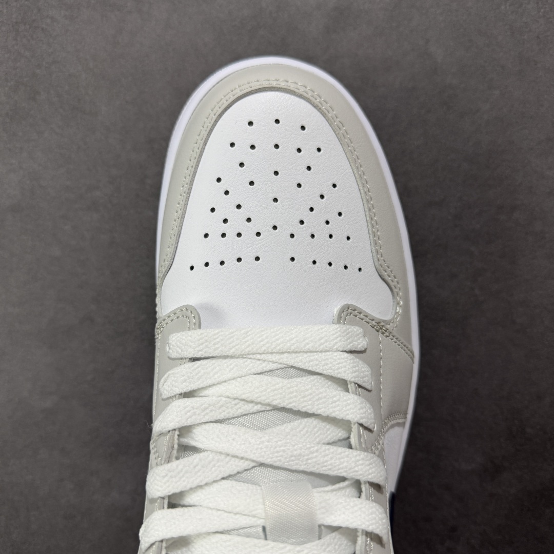 图片[8]-【小dt版本】Air Jordan AJ1 Low 低帮 白灰蓝 553558-146 全新流水线出品 DT版本唯一平替选择 市场第二梯队最强版 全部原鞋开发 原楦原纸板开发 全鞋电脑针车 原厂内置全掌气垫 原盒内在原标 唯一Zp原版鞋带绑法 免检产品 全新2022版型 全头层皮料 完美零毛边处理 原厂配置全掌气垫 价格定位良心 尺码：36 36.5 37.5 38 38.5 39 40 40.5 41 42 42.5 43 44 44.5 45 46-选品中心