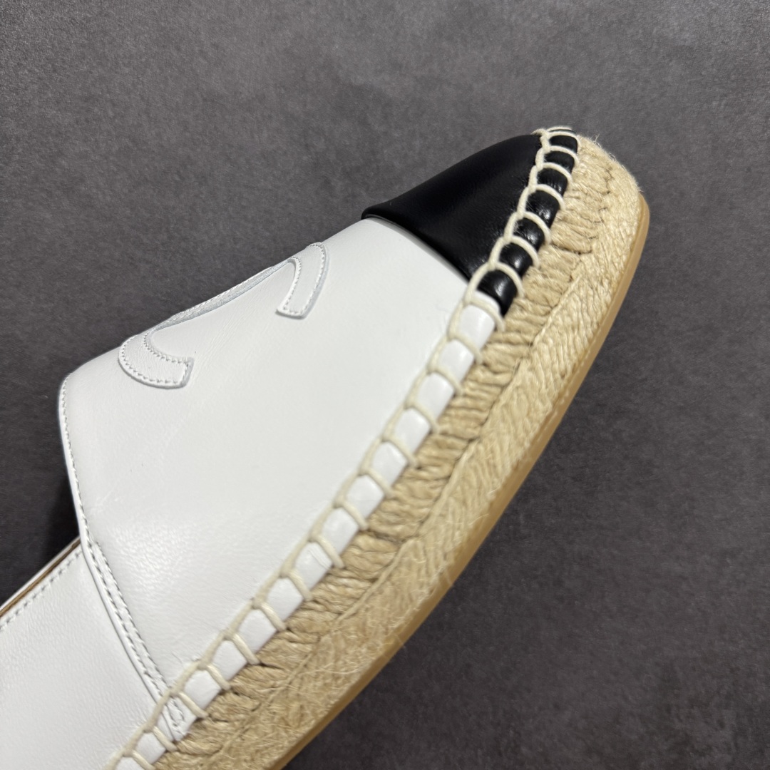 图片[5]-【莞产纯原】原版开发 市售顶级版本 CHANEL 香奈儿经典款 小香渔夫鞋 万年长青款 各路网红单品 春夏百搭款 牛仔裤 短裤轻松驾驭 原版一比一开模 99%还原正品100针麻绳上线，双双纯手工品质保证 原单进口羊皮 内里垫脚均为柔软绵羊皮 天然麻绳配透明橡胶大底 专柜统一包装。 脚背高/或者宽 建议选大一码 尺码： 35 36 37 38 39 40-选品中心