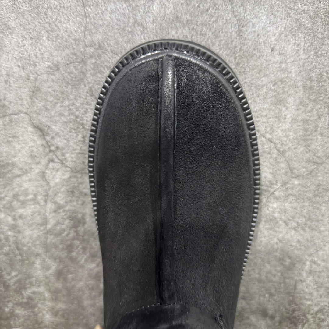 
【纯原版】UGG 2025 春季新款 Hybird 塔斯曼系列男鞋#
鞋面采用牛剖层 内里透气网面 

