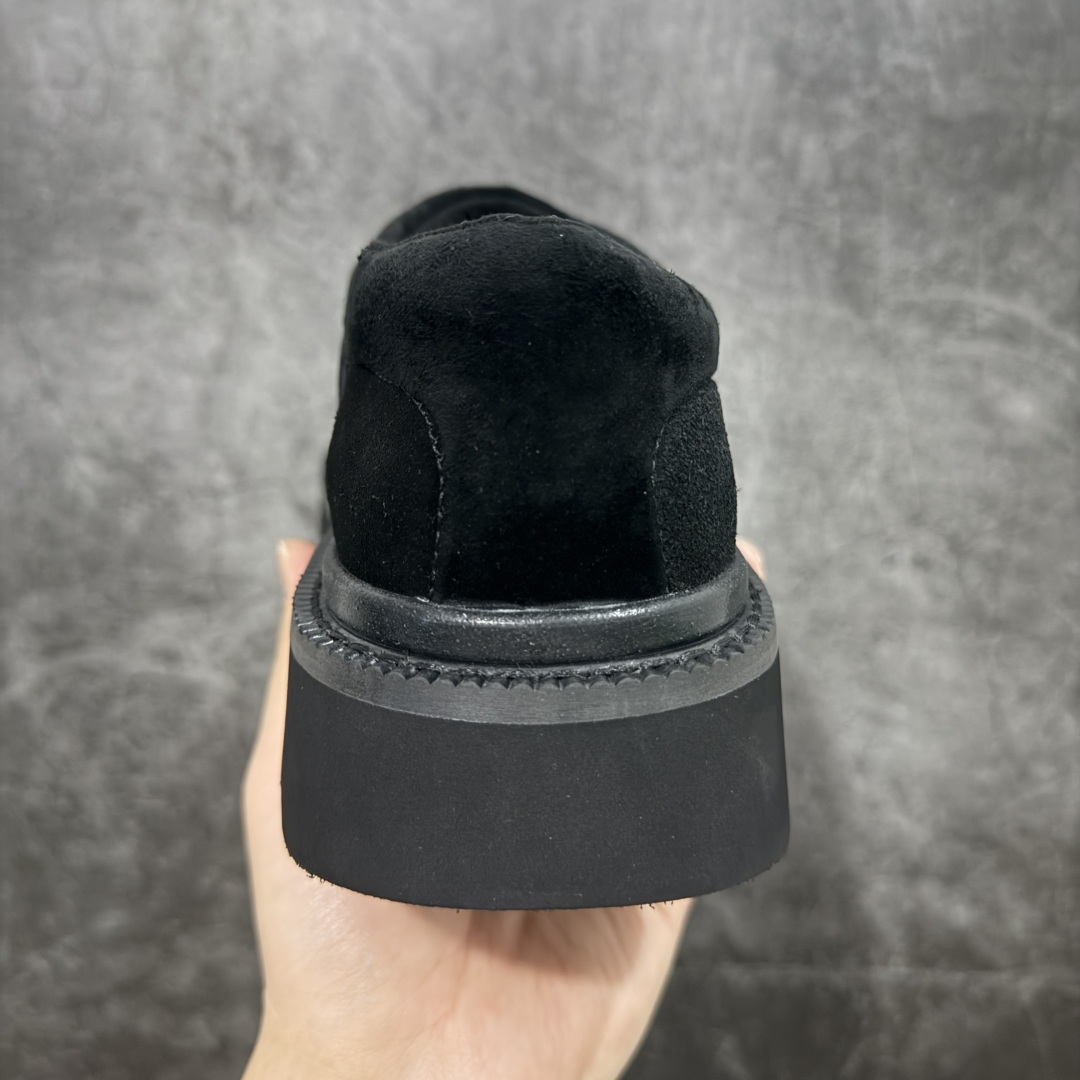 
【纯原版】UGG 2025 春季新款 Hybird 塔斯曼系列男鞋#
鞋面采用牛剖层 内里透气网面 
