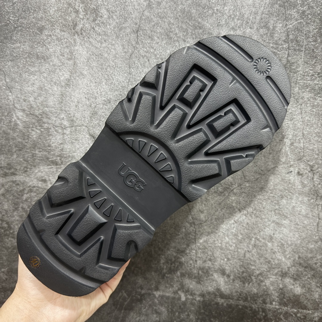 
【纯原版】UGG 2025 春季新款 Hybird 塔斯曼系列男鞋#
鞋面采用牛剖层 内里透气网面 
