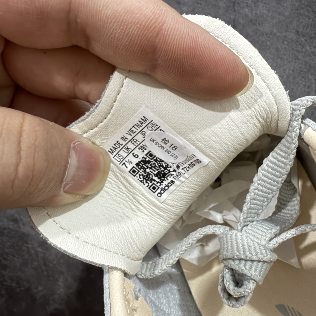 
【CG纯原】市面最顶级品质没有之一！
此版鞋身全部采用进口原厂头层皮
原厂头层 区分市面偷工减料！
A