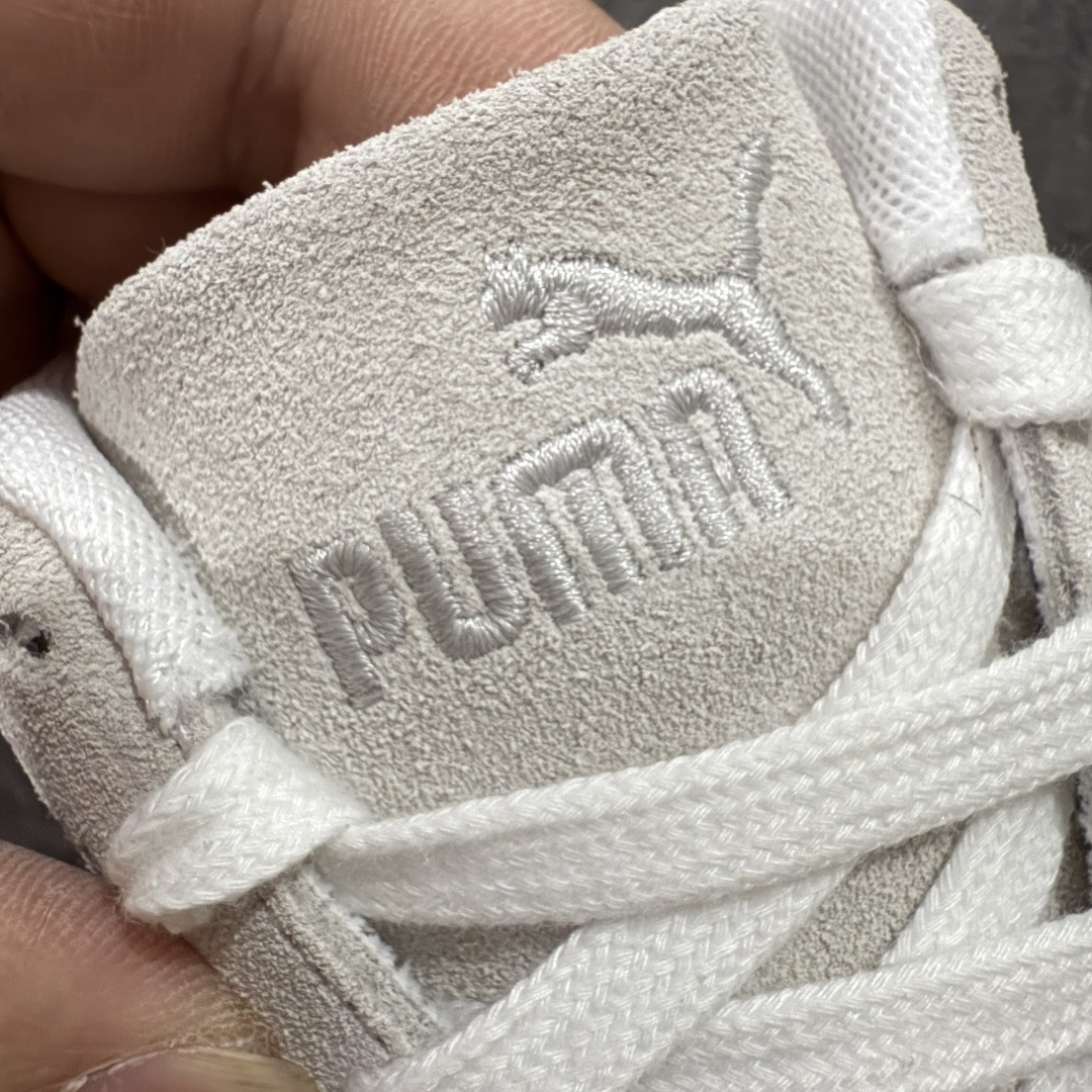 图片[5]-【渠道纯原版】Puma Speedcat OG Sparco 彪马罗马阿莫尔系列 复古运动休闲赛车跑鞋 灰银 目前市场最优版本 无论是版型 细节 烫金走线 完全碾压市场任意版本 欢迎对比🆚 工厂耗时3个月开发 原装档案原数据纸版楦型 采用固色翻毛皮鞋面材质(正确二次成型\’猛帮\’成型工艺🆚区别市面版本!!) 外置原数据开发轻量耐磨橡胶大底💪🏻 全球知名运动品牌PUMA宝马赛车系列 融合了宝马车队的标志性配色 以趣味十足又前卫复古的设计引领潮流 将赛道精神融入街头时尚 开启前卫竞速之旅 主打前卫复古风 Roma鞋款的鞋侧以复古的流线造型 缀以宝马经典Logo 巧妙吸睛 而Speedcat鞋款以亮眼三色条纹元素缀以舒适鞋面 赋予了独特的个性美学 演绎赛车的无尽能量 尺码：36-45 货号：397397-01-选品中心