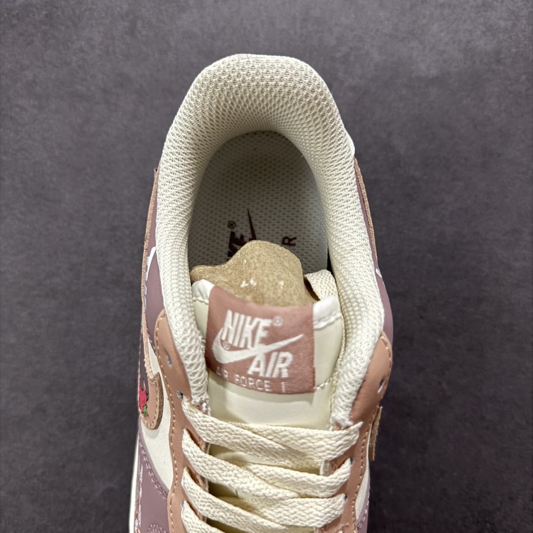 定制版520系列限定 “草莓熊”Nike Air Force 1 “Strawberry Bear”空军一号定制低帮板鞋 DB3301-551
