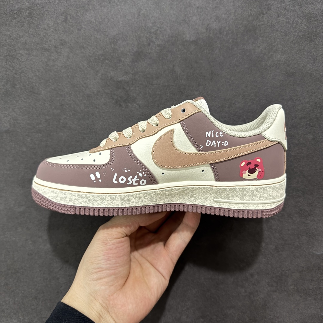 定制版520系列限定 “草莓熊”Nike Air Force 1 “Strawberry Bear”空军一号定制低帮板鞋 DB3301-551