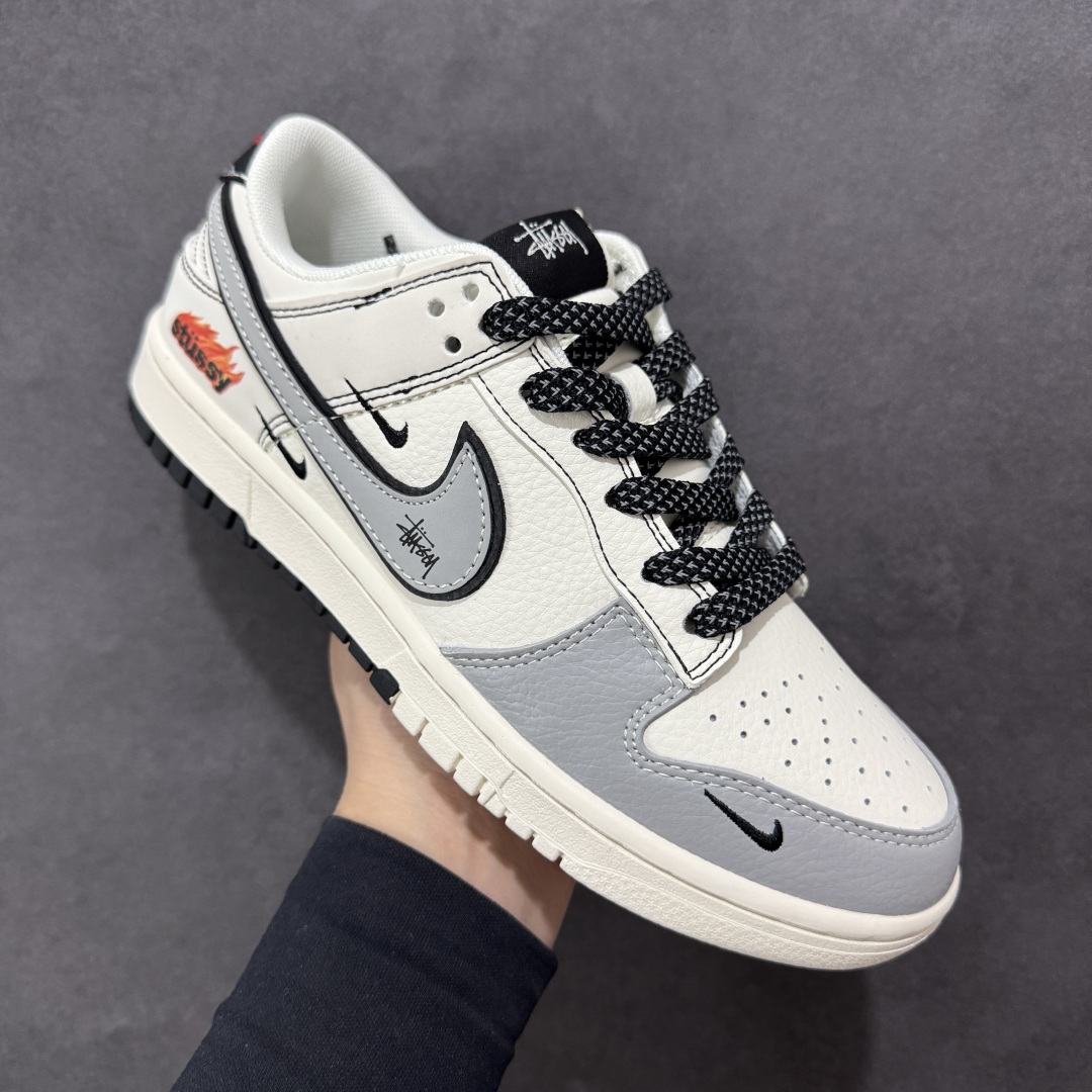 定制版Nike SB Dunk Low 斯图西联名 双拼黑灰 周年高端定制 低帮休闲板鞋 ZH2598-227