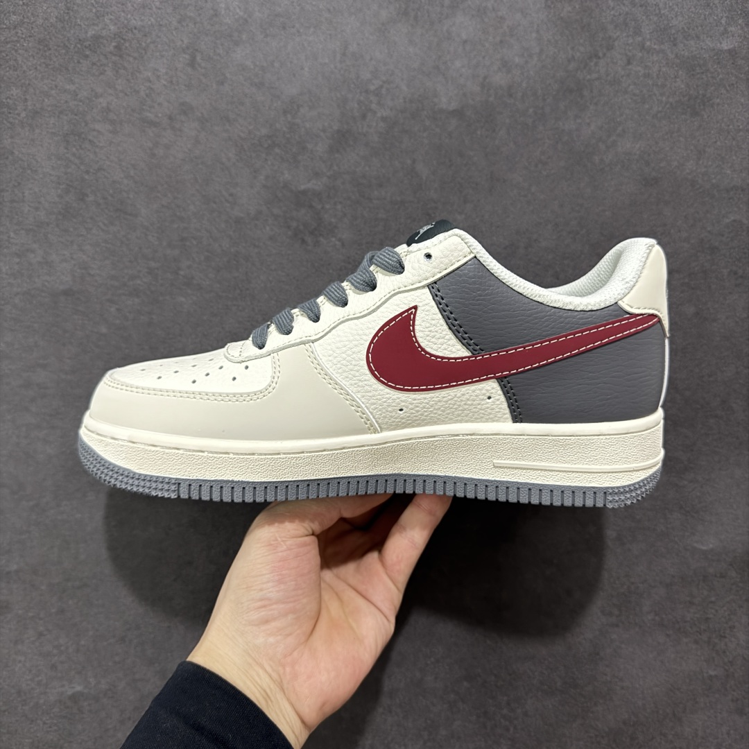 定制版海外限量发售！NIke Air Force 1 '07 Low “斯图西联名——渲染红勾”空军一号 低帮 运动鞋 XS1958-573