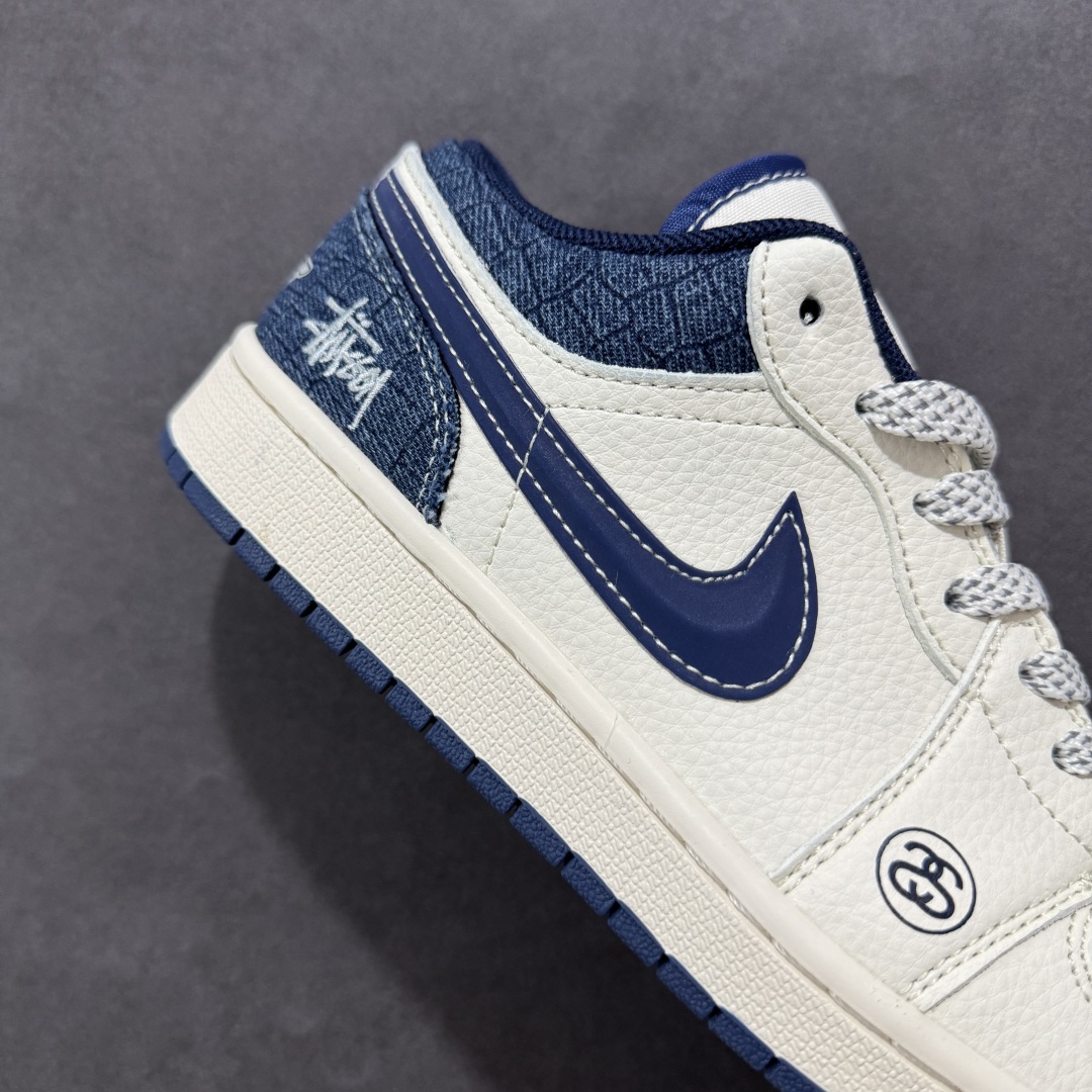 定制版Nike Jordan Air Jordan 1“斯图西联名——米蓝立体勾” 高端定制 低帮 复古 减震 防滑 耐磨 篮球鞋 XS6086-562