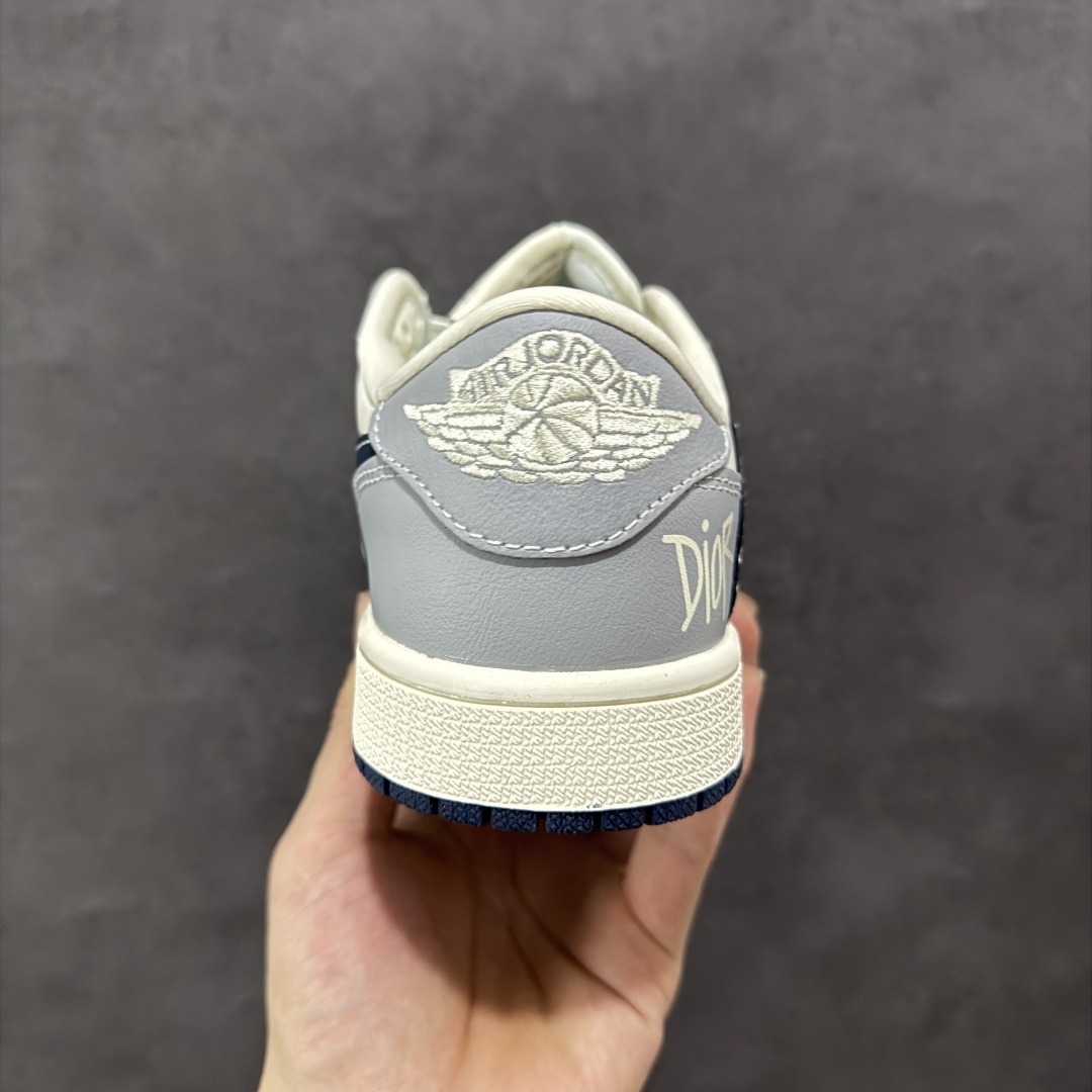 280 定制版Travis Scott x Fragment Design x Air Jordan 1 Low SP AJ1 迪奥联名 浮雕花纹 低帮文化休闲板鞋 XS2024-023