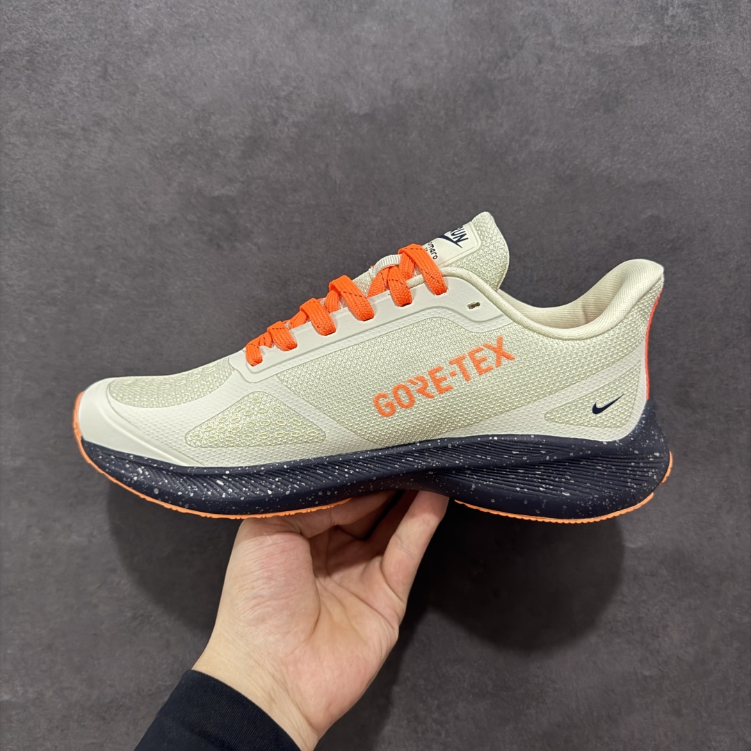  
Nike Gore-Tex 系列轻盈跑鞋舒适百搭缓震运动老爹鞋

鞋面以简约的防水透气网孔,搭配同色