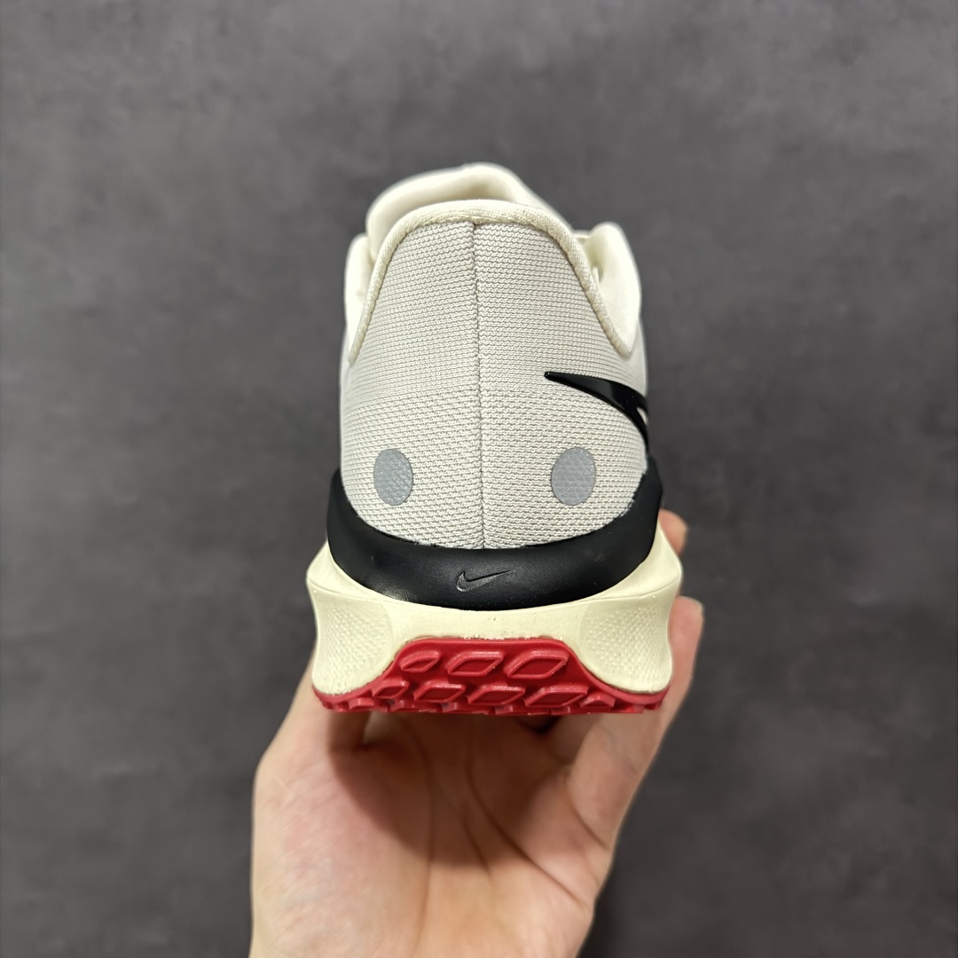 图片[4]-【公司级】Nike Air Zoom Vomero 17 V17 轻便舒适公路跑步鞋 FB1309-001 市场最高版本 满分细节 平台专供品质 中底内置Zoom气垫 区别市场版本 质感柔软 弹力充沛 助力一路畅跑 乐享不停 厚实泡绵缔造舒适的回弹效果 铸就出色跑步表现 该鞋款轻盈透气 带你步入舒适新境界 疾速刺激感和非凡舒适脚感交织 定能让跑者在迈步间找到渴望已久的跑步乐趣 自如掌控跑步节奏、配速和里程 足底缓震配置赋予双足柔软舒适感受 助你一路畅跑 缓震设计 在双足触地时有助提供舒适脚感 搭载性能出众的 ZoomX 和 Cushlon 泡绵 营造柔软舒适脚感 助你稳稳迈步 基于跑者反馈 简化中底设计 带来出色舒适感 尺码：36 36.5 37.5 38 38.5 39 40 40.5 41 42 42.5 43 44 44.5 45-选品中心