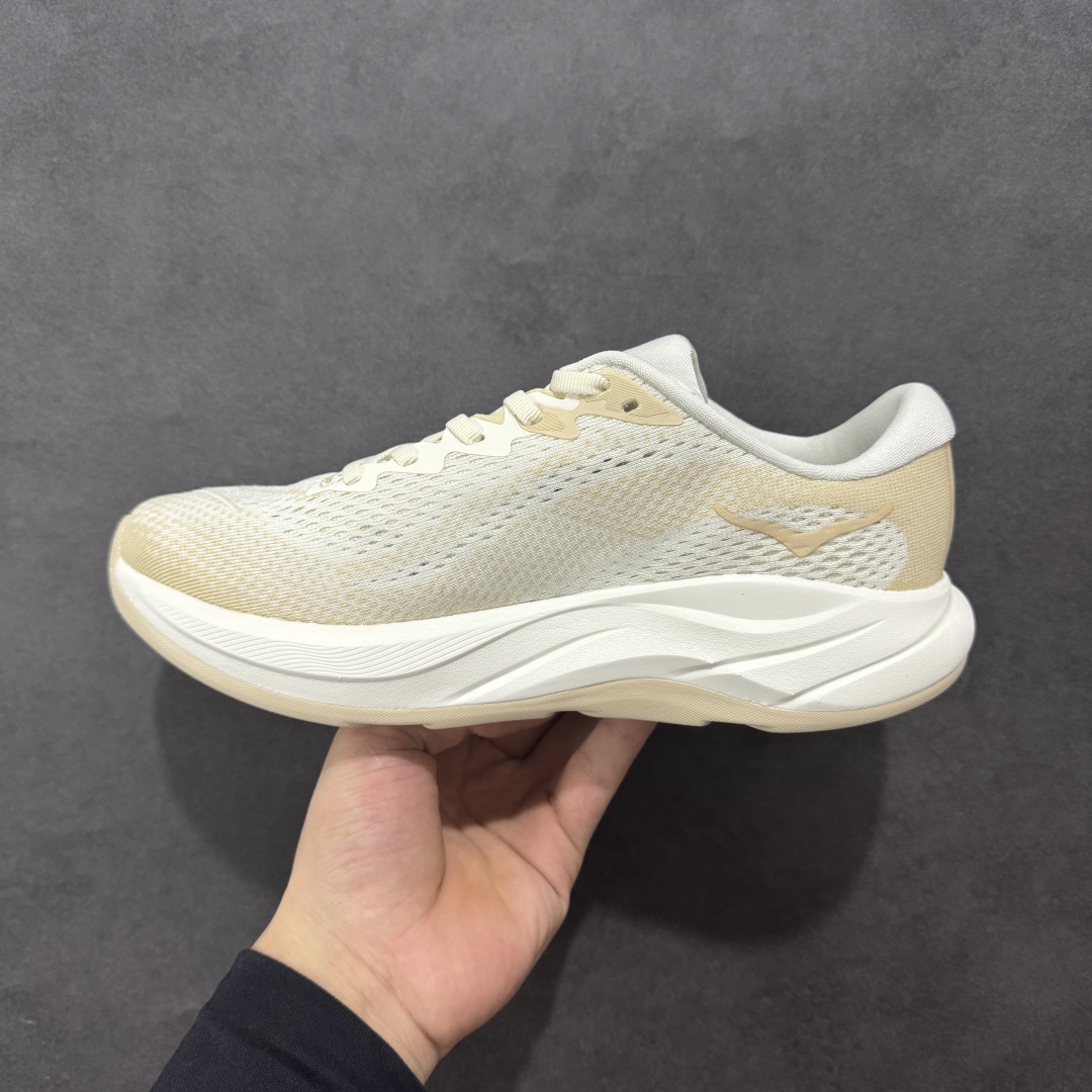 图片[2]-【纯原版】HOKA ONE ONE RINCON 4 舒适防滑耐磨低帮休闲跑步鞋 林康4代 Rincon 4 是一款日常训练用的跑步鞋，踩上去的感觉很结实。它适合中短距离跑步，但如果您习惯于稍硬的感觉，也可以用于长距离跑步。但它的速度不够快，不能作为速度训练鞋，也不够柔软，不能作为恢复训练鞋，日常里程跑才是它的优势所在。如果您想尝试 Hoka 跑鞋，又想享受极具竞争力的价格，那就试试这款鞋吧。尺码：36 36.5 37.5 38 38.5 39 40 40.5 41 42 42.5 43 44 44.5 45-选品中心