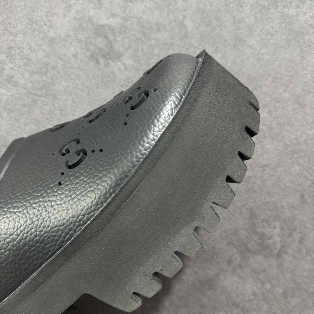 200 广东纯原版Gucci 春夏款 洞洞拖鞋 百搭情侣款 丑萌丑萌镂空洞洞鞋