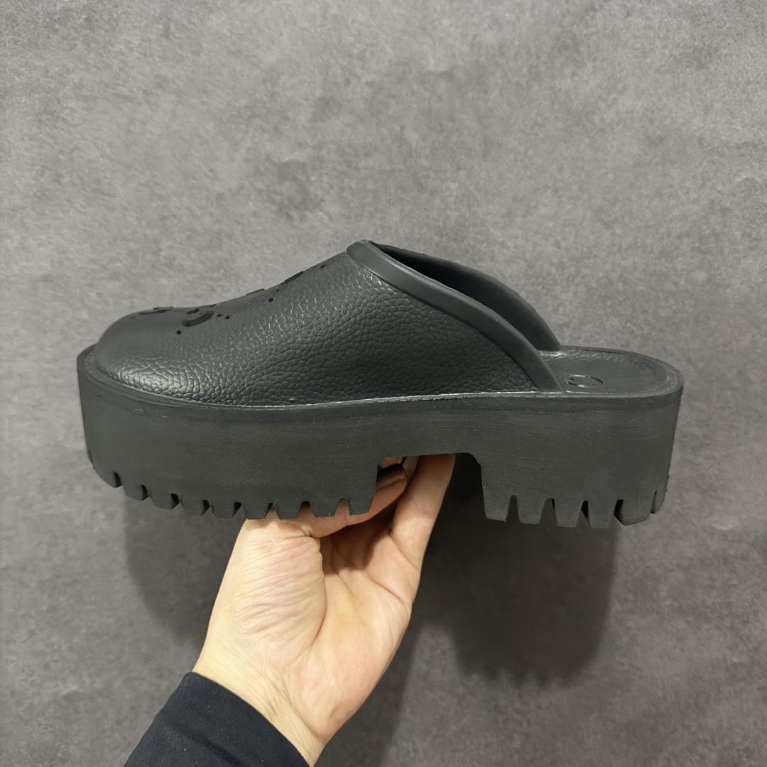 200 广东纯原版Gucci 春夏款 洞洞拖鞋 百搭情侣款 丑萌丑萌镂空洞洞鞋