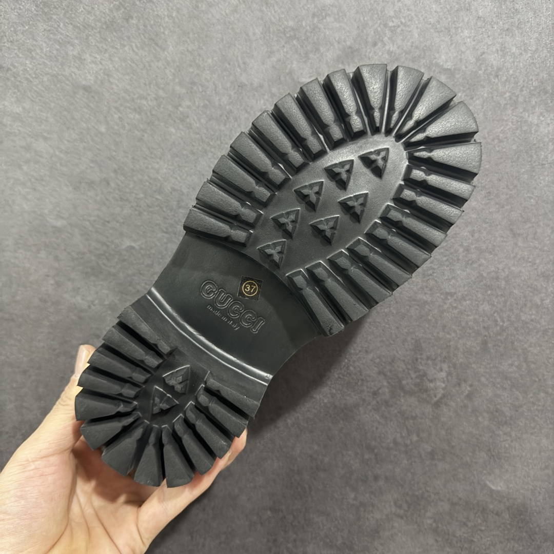 200 广东纯原版Gucci 春夏款 洞洞拖鞋 百搭情侣款 丑萌丑萌镂空洞洞鞋
