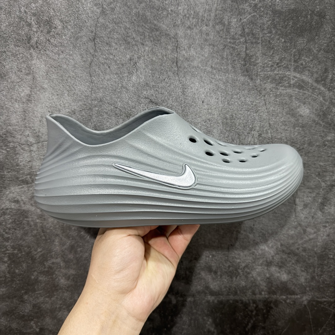 【公司级】NK Reactx Rejuven 8 新款夏季沙滩凉鞋拖鞋洞洞鞋 HV5060-002 采用质感柔软且出众回弹的 ReactX泡绵,发泡一体大底 脚感十分舒适,缔造非凡舒适的日常穿着体验,助你保持活力。  尺码:36-45 正码正拍-选品中心