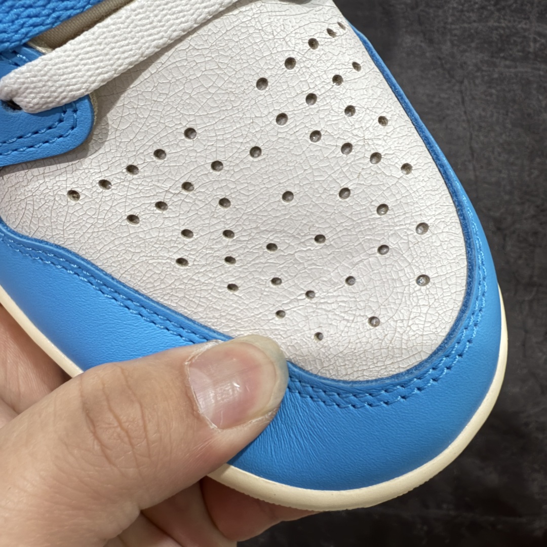 图片[6]-【PK纯原】Air Jordan 1 High OG \”UNC Reimagined\” AJ1 乔1做旧北卡蓝复刻 爆裂纹高帮篮球鞋 DZ5485-402 全新批次 原厂皮料 正确爆裂纹 清洁度超高，所有细节经得起推敲，外贸零售首选版本 高价零售推荐版本💪🏻 原楦原纸板开发 极致一眼正品既视感 原厂皮料 原厂拉帮工艺 全部采用原厂电脑车 针距 边距完全同步原鞋 原厂特供皮料承诺百分百一致原鞋 鞋面清洁度最高QC检验标准 控制溢胶 飞翼3D高频深度立体 全市场仅此一家 鞋盒、防尘纸 均采购来自原厂 尺码：40 40.5 41 42 42.5 43 44 44.5 45 46 47.5-选品中心