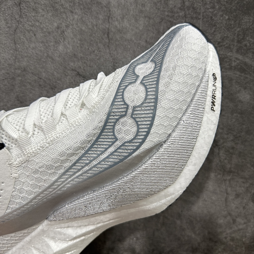  
SAUCONY索康尼 ENDORPHIN PRO4系列 男女低帮缓震跑步鞋 
索康尼推出的跑鞋是一款