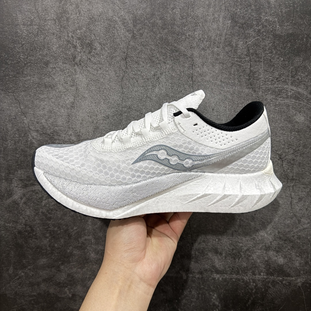  
SAUCONY索康尼 ENDORPHIN PRO4系列 男女低帮缓震跑步鞋 
索康尼推出的跑鞋是一款