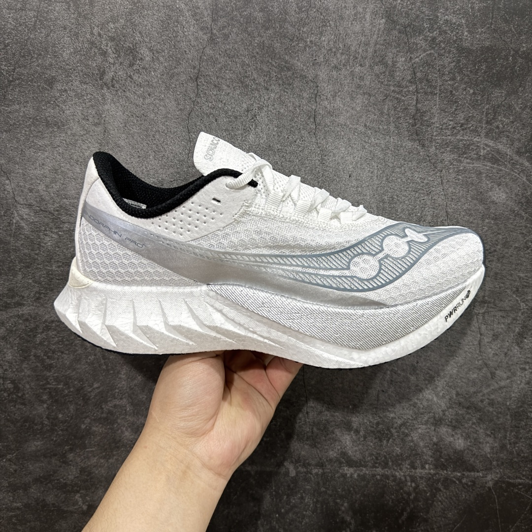  
SAUCONY索康尼 ENDORPHIN PRO4系列 男女低帮缓震跑步鞋 
索康尼推出的跑鞋是一款