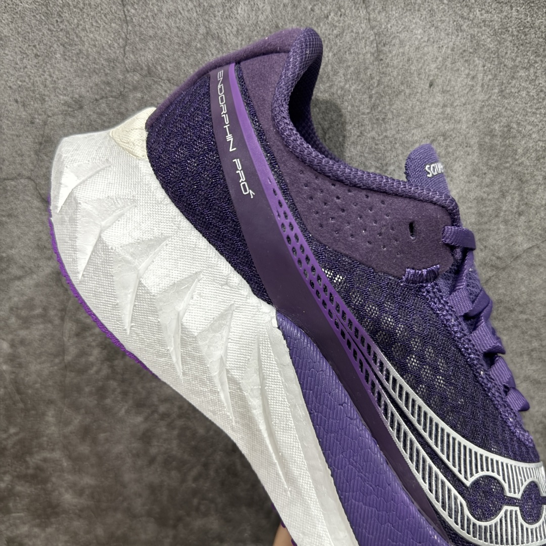  
SAUCONY索康尼 ENDORPHIN PRO4系列 男女低帮缓震跑步鞋 
索康尼推出的跑鞋是一款