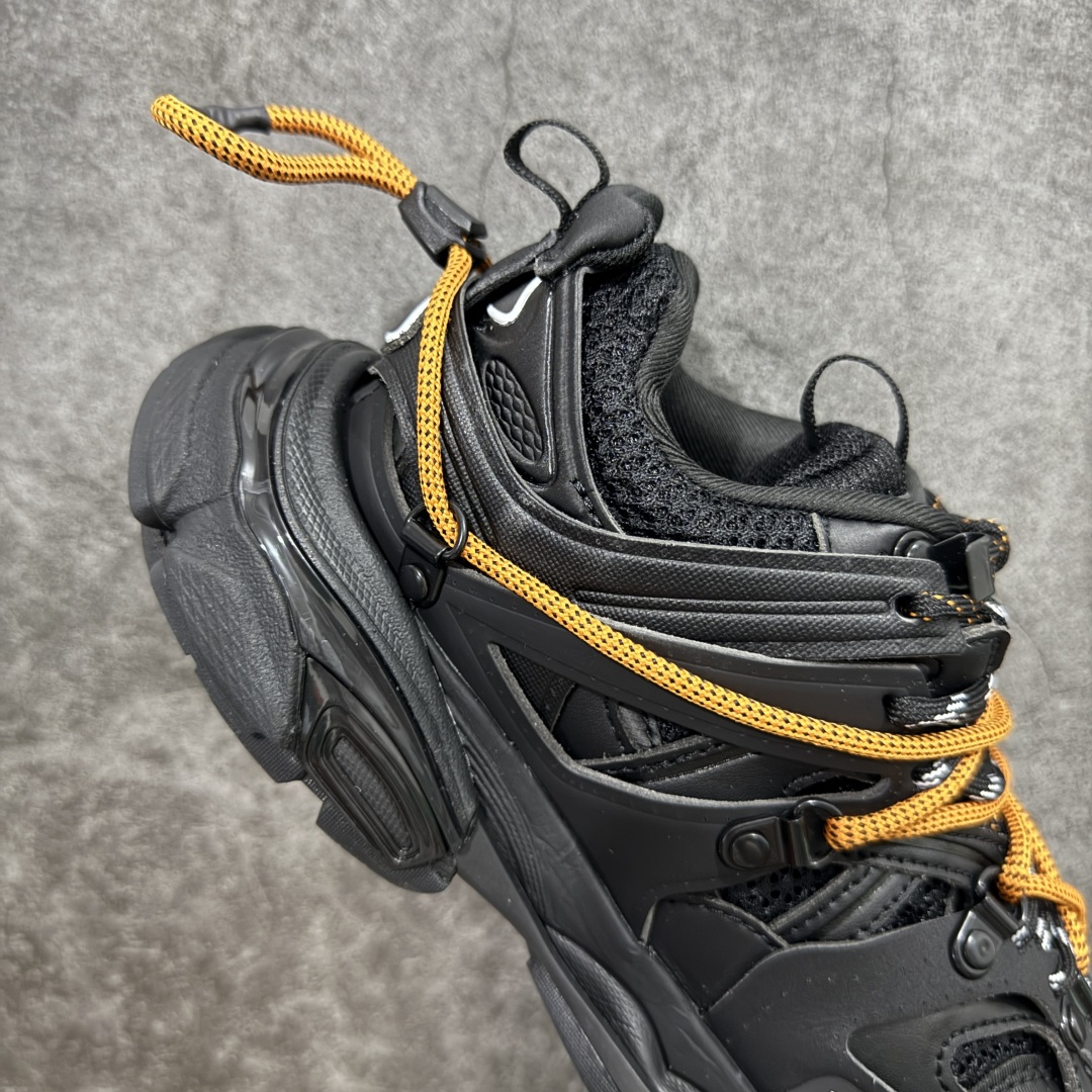  
Balenciaga 巴黎世家 Track Sneaker 巴黎世家三代 户外概念复古老爹鞋 
老牌