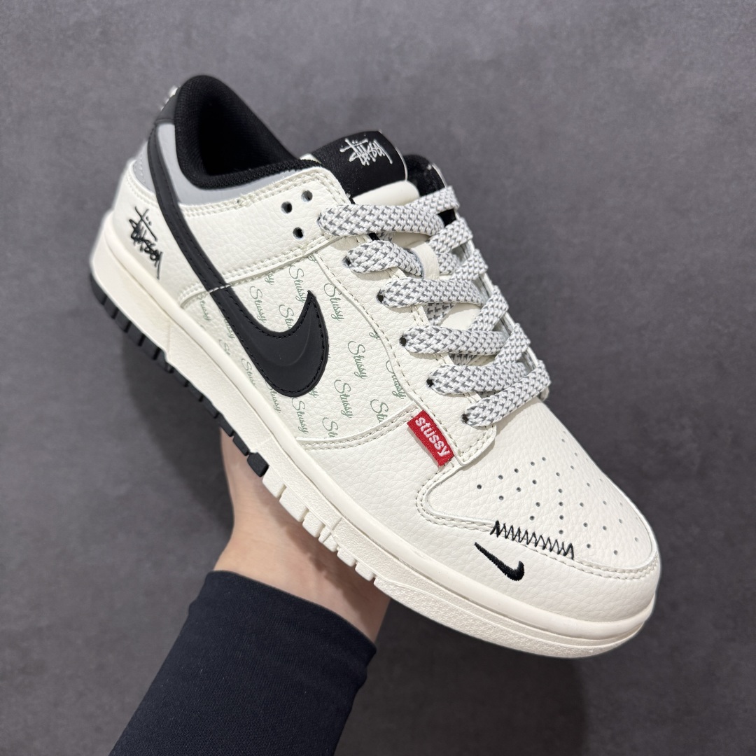  
【定制版】Nike SB Dunk Low 斯图西联名 立体黑勾 周年高端定制 低帮休闲板鞋 XS6
