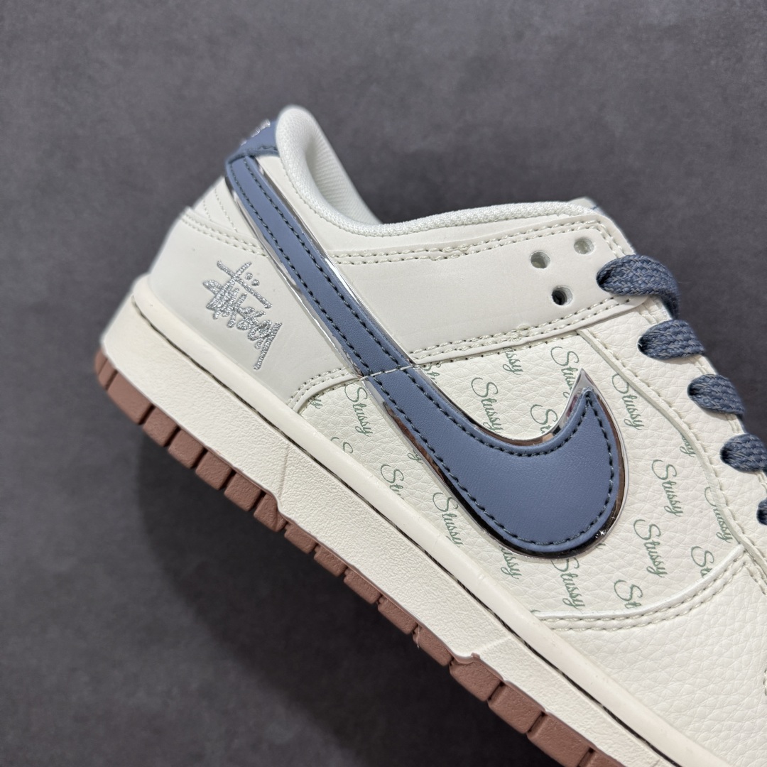  
【定制版】Nike SB Dunk Low 斯图西联名 浅蓝棕 周年高端定制 低帮休闲板鞋 ZH25
