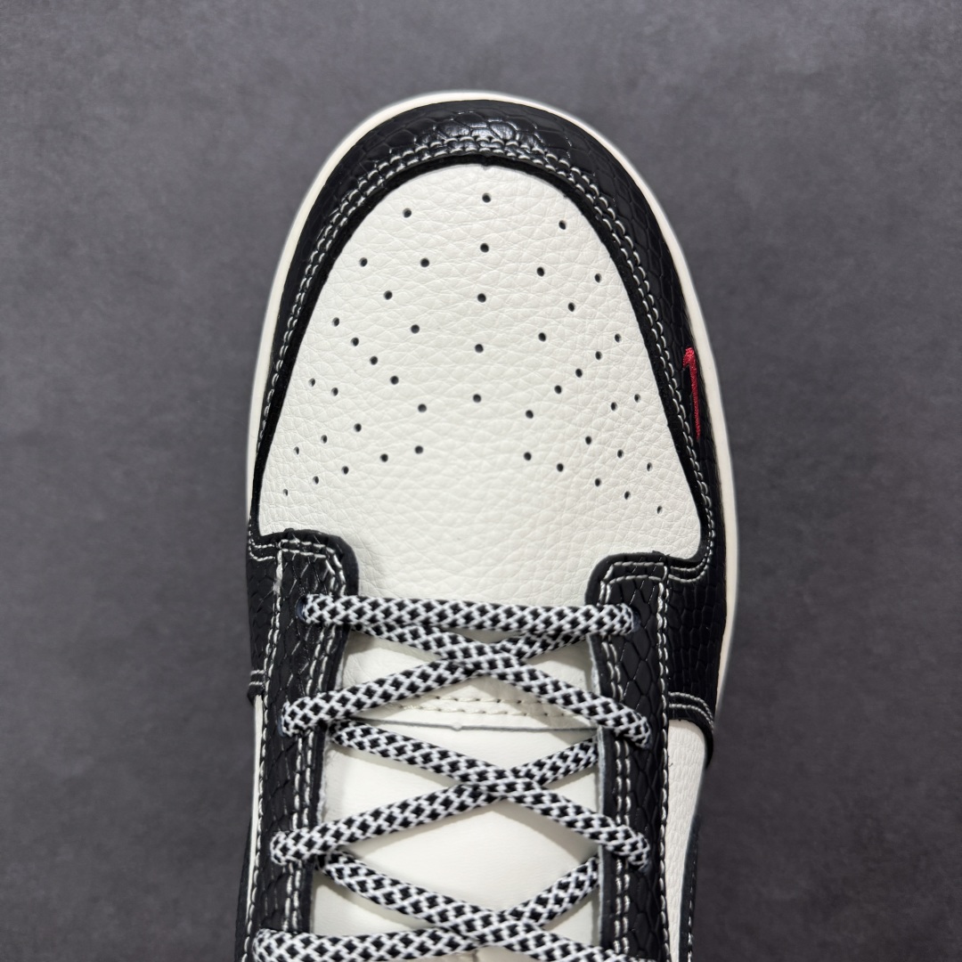  
【定制版】Nike SB Dunk Low 蛇年系列 黑鳞黑勾 周年高端定制 低帮休闲板鞋 YX50
