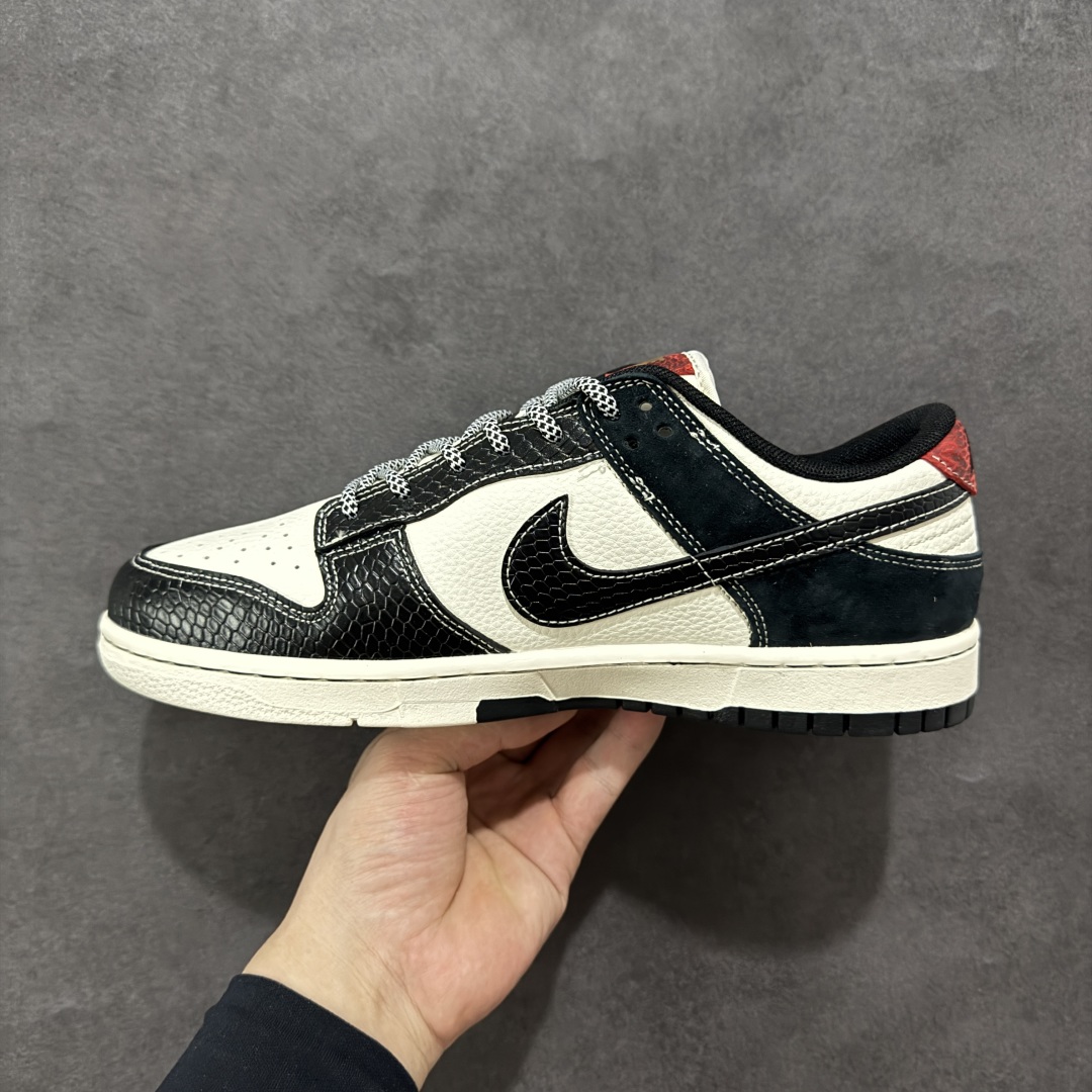  
【定制版】Nike SB Dunk Low 蛇年系列 黑鳞黑勾 周年高端定制 低帮休闲板鞋 YX50