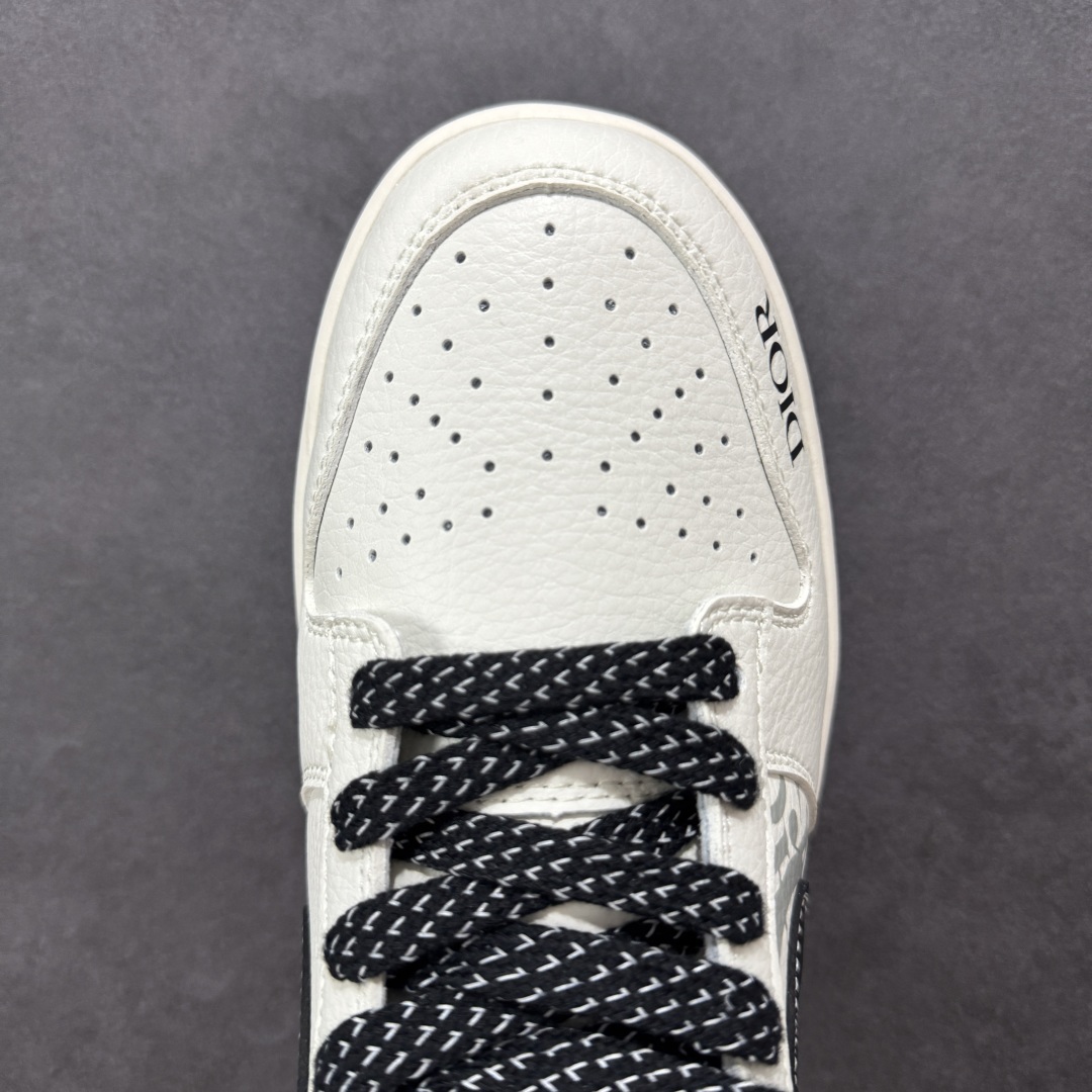  
【定制版】Nike SB Dunk Low“迪奥联名——迪奥印花黑勾” 高端定制 低帮休闲板鞋 
定