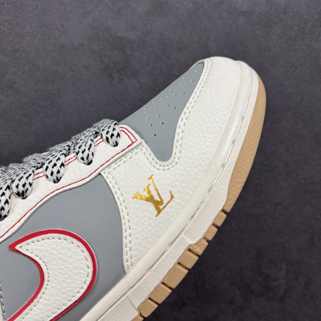  
【定制版】Nike SB Dunk Low“LV联名——米白灰棕” 高端定制 低帮休闲板鞋 
定制鞋