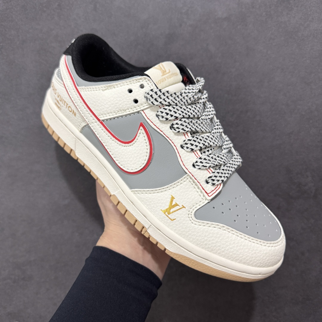  
【定制版】Nike SB Dunk Low“LV联名——米白灰棕” 高端定制 低帮休闲板鞋 
定制鞋