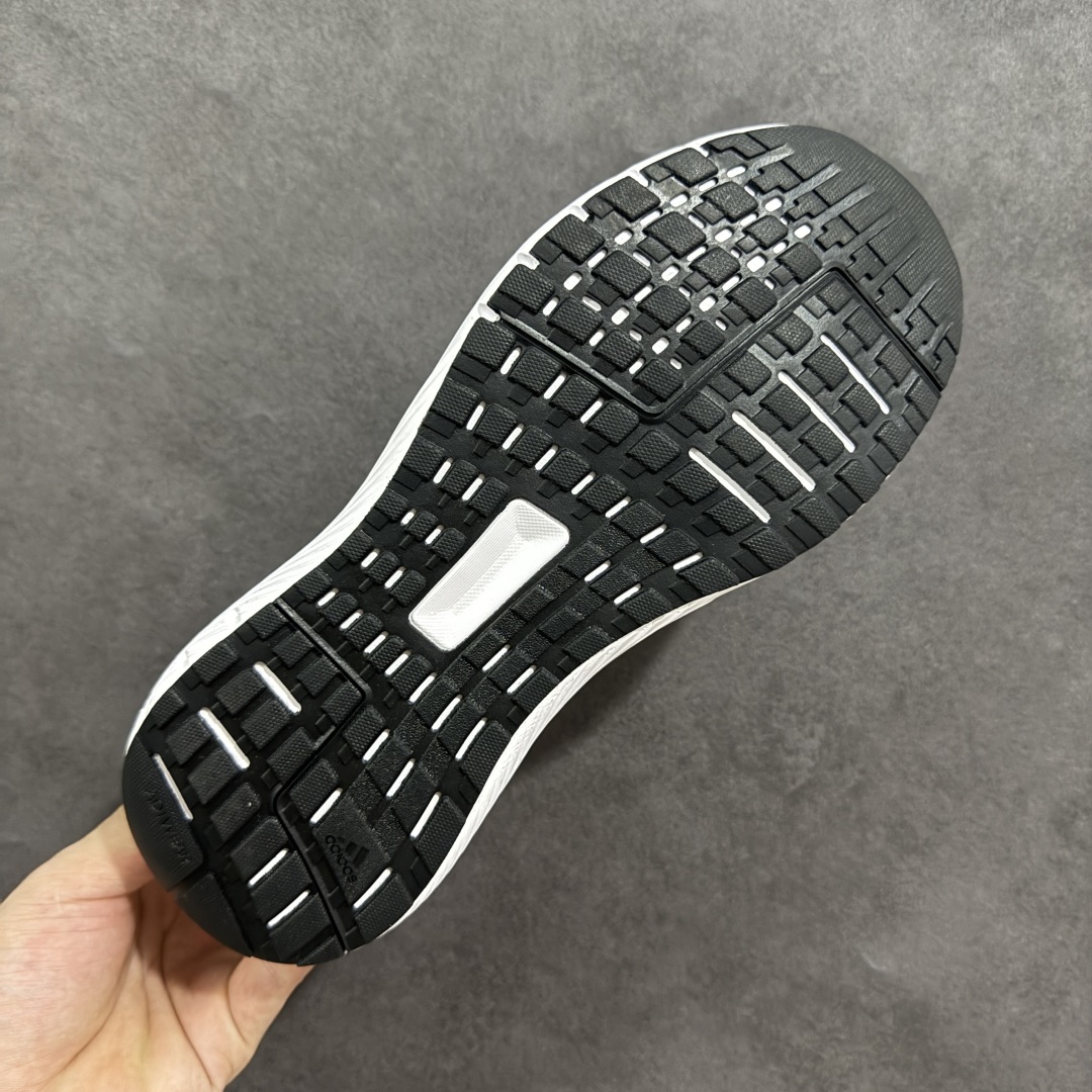  
Adidas DURAMO 8m 轻盈针织跑鞋
橡胶防滑大底 针织鞋面 轻盈透气
能够给脚底提供舒适