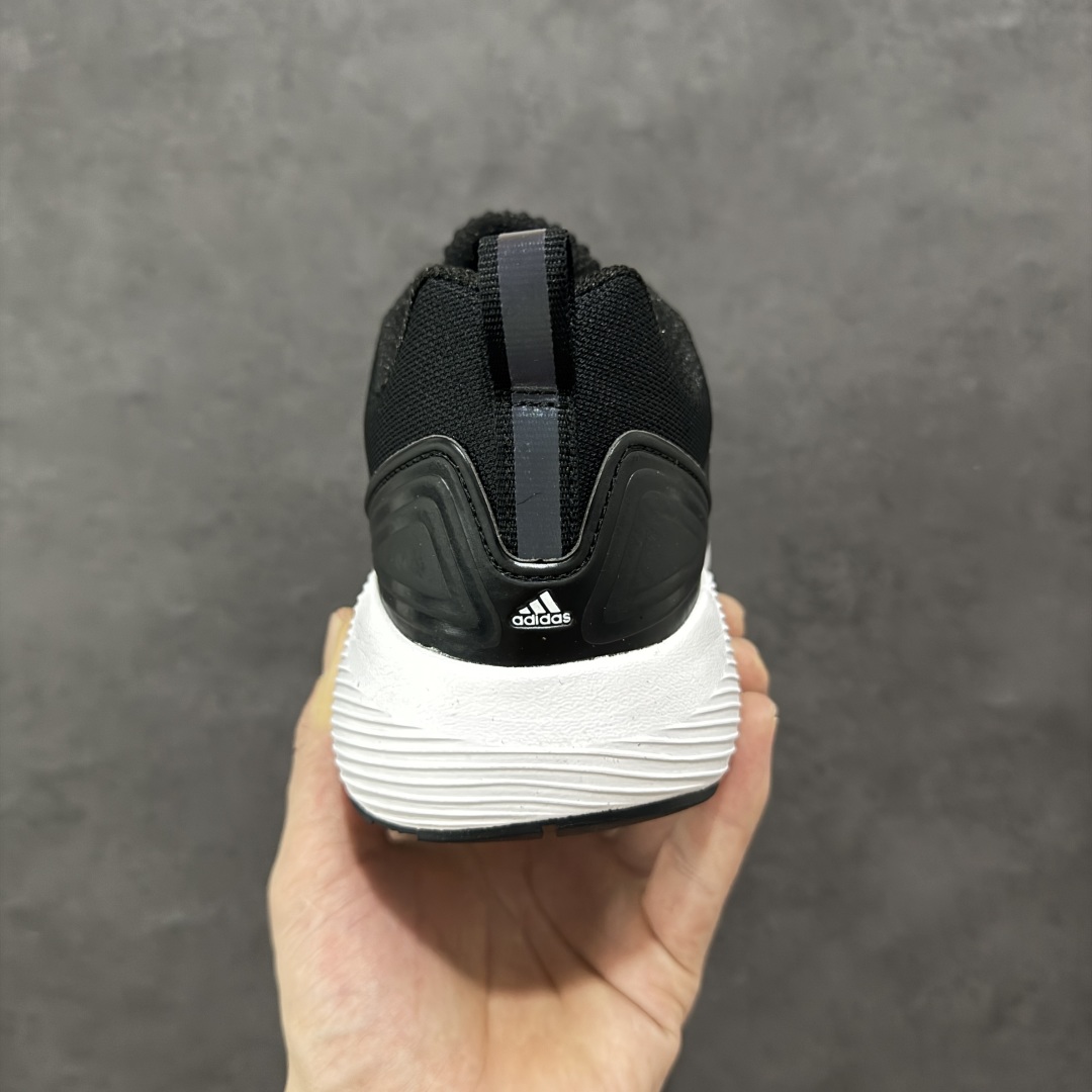  
Adidas DURAMO 8m 轻盈针织跑鞋
橡胶防滑大底 针织鞋面 轻盈透气
能够给脚底提供舒适