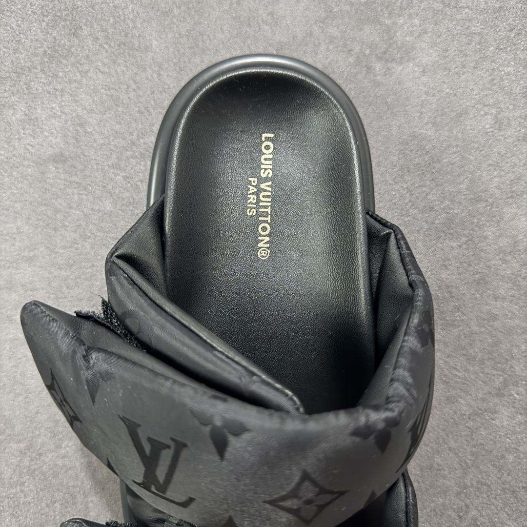 260 广东纯原版本LOUIS VUITTON ｜路易威登2025ss最新春夏款 村上隆/Takashi Murakami x LOUIS Pool Pillow Comfort 皮革 圆头套脚一字拖鞋