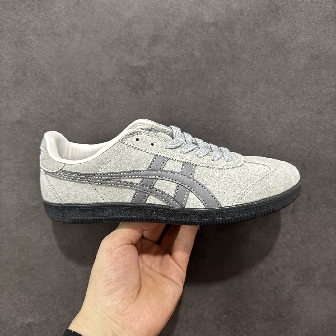 【GQ特价】Asics Onitsuka Tiger Tokuten 亚瑟士鬼冢虎中性复古运动板鞋 轻盈舒适 时尚与复古与一体 轻盈的款式 适合夏天~简单的设定配合修长的线条 全鞋身均以麖皮打造 散发着日本新一代的潮流品味 无论配衬任何造型都能胜任 Tokuten 精神来自80年代的室内用鞋 T-TOE前足补强设计 环状中底底部结构 橡胶大底元素 防滑耐磨的同时保持着鞋子的轻盈 并提供良好牵引力 脚感柔软舒适 长时间行走也不会觉得脚部不适 经典复刻款 休闲百搭 中性款男女都可穿 尺码：36-45-选品中心