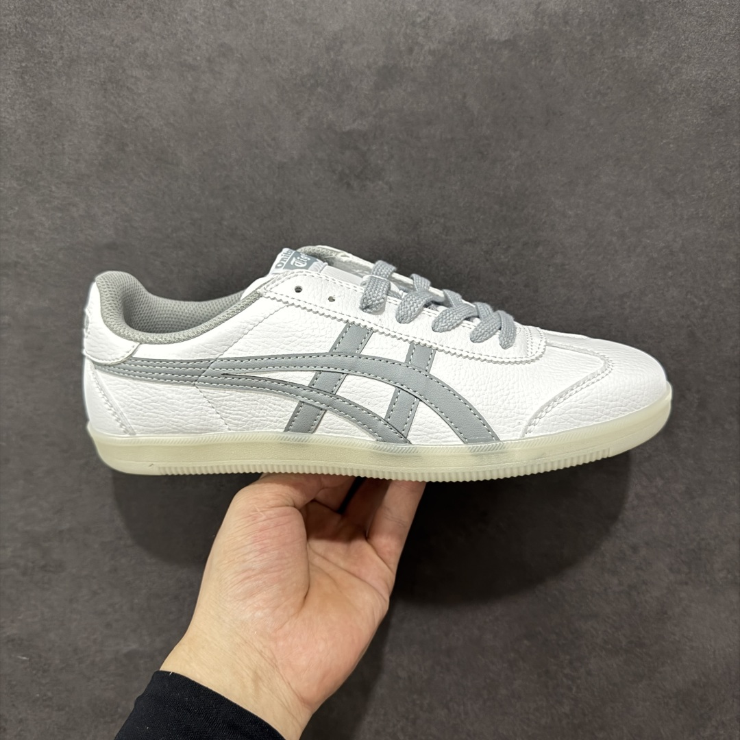 【GQ特价】Asics Onitsuka Tiger Tokuten 亚瑟士鬼冢虎中性复古运动板鞋 轻盈舒适 时尚与复古与一体 轻盈的款式 适合夏天~简单的设定配合修长的线条 全鞋身均以麖皮打造 散发着日本新一代的潮流品味 无论配衬任何造型都能胜任 Tokuten 精神来自80年代的室内用鞋 T-TOE前足补强设计 环状中底底部结构 橡胶大底元素 防滑耐磨的同时保持着鞋子的轻盈 并提供良好牵引力 脚感柔软舒适 长时间行走也不会觉得脚部不适 经典复刻款 休闲百搭 中性款男女都可穿 尺码：36-45-选品中心